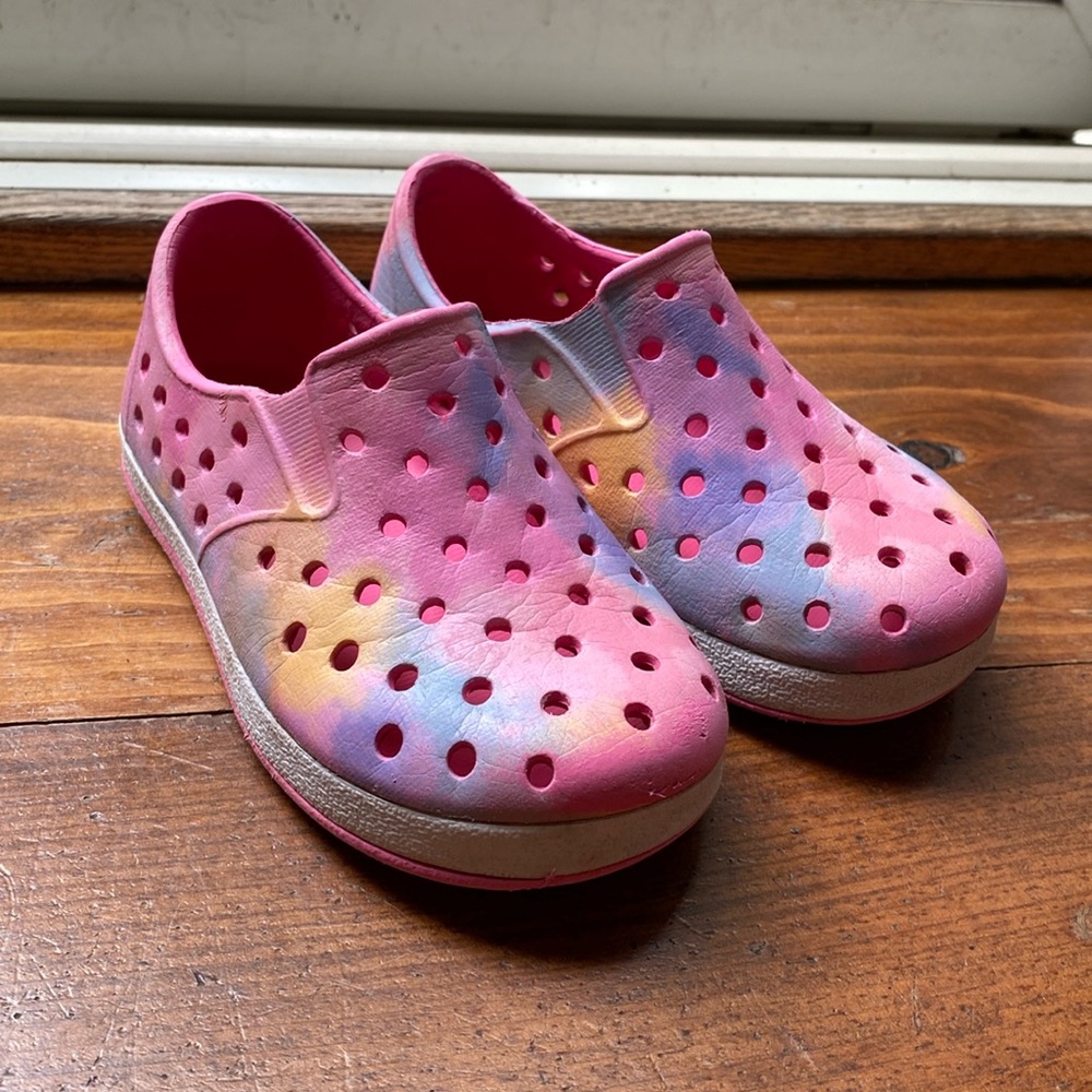 Cat and Jack water shoes toddler size 6